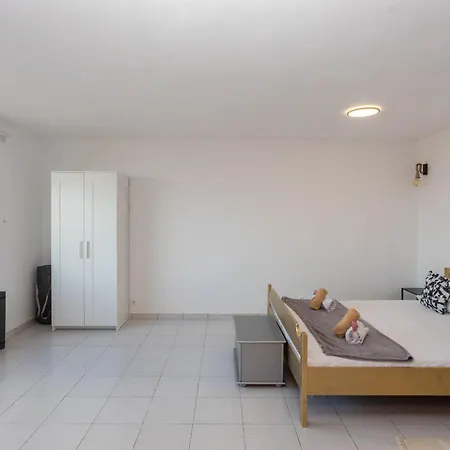 Surf-check House - 3 Min Walking To The Apartment *